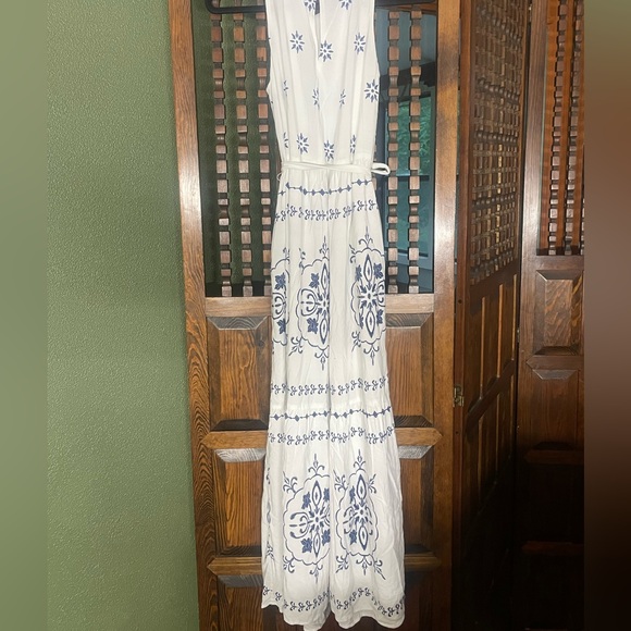 NWT MAXI DRESS - Picture 2 of 5